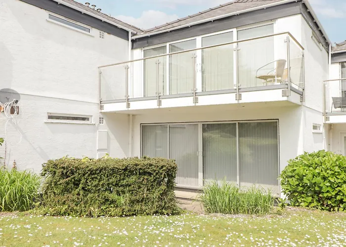 23 Coedrath Park